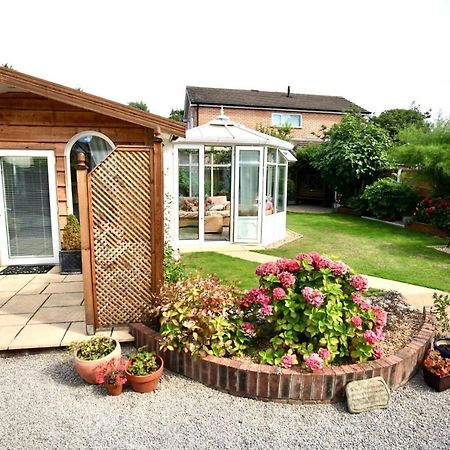 Formby Pinewood Studio Exterior photo