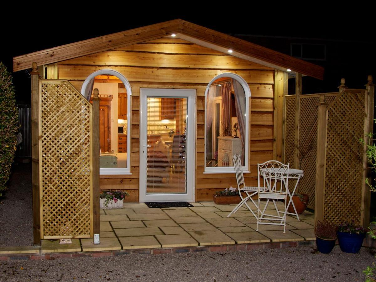 Formby Pinewood Studio Exterior photo